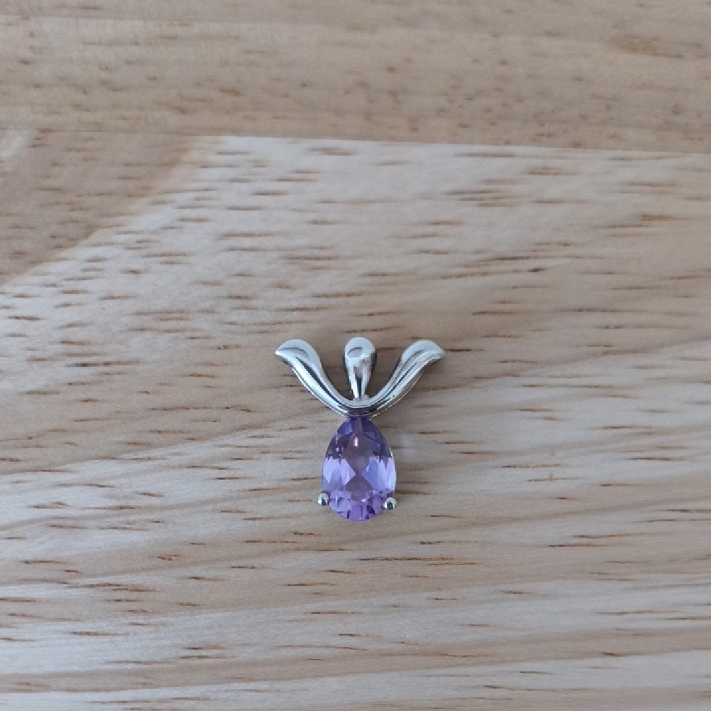 Elegant Silver and Purple Pendant